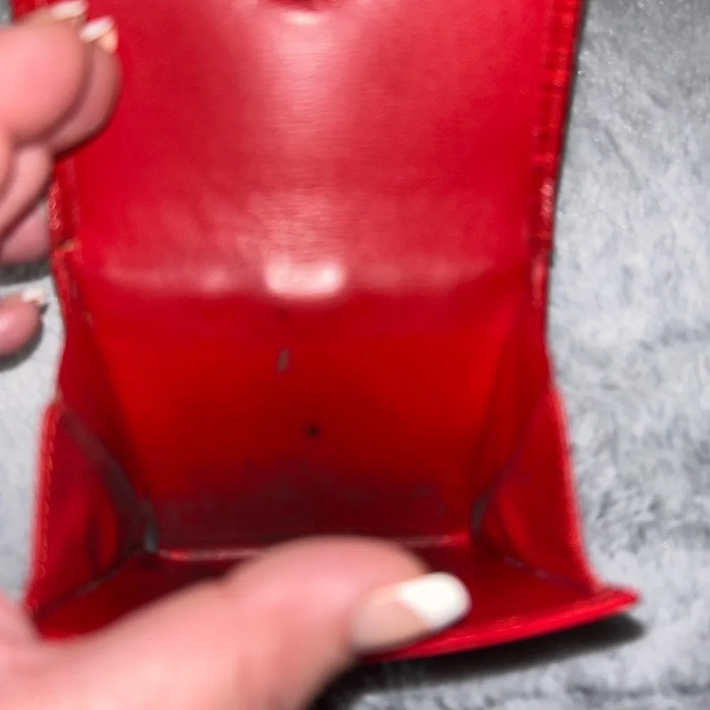 Red Luis Vuitton Epi 100% Authentic wood grain leather made in France UNI-SEX❤️ - Picture 10 of 15